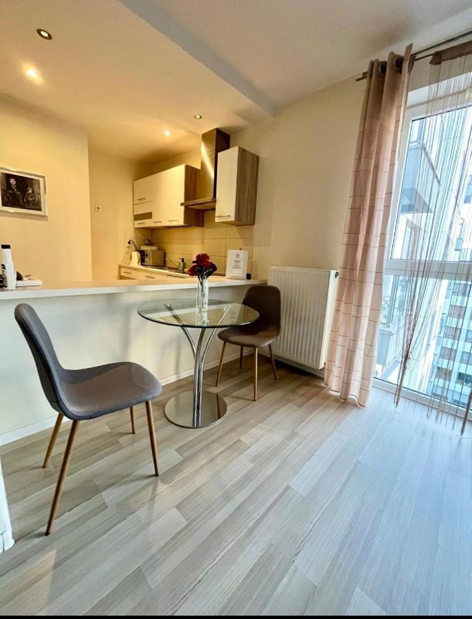 Warsaw Inside Apartments Bagian luar foto
